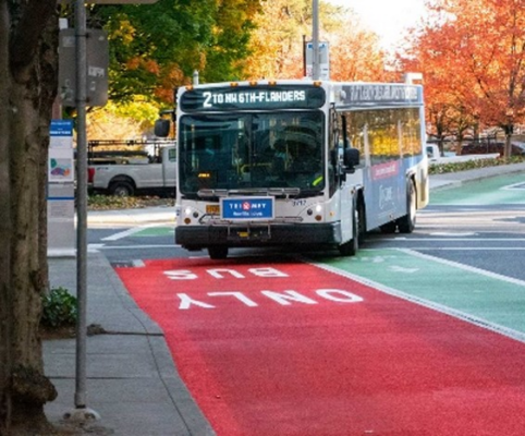 Portland_bus_lane_-_NRDC_Action_Fund